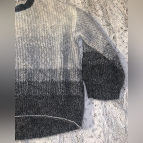 Brunello Cucinelli Grey Ribbed Mohair Degrade Crewneck - Picture 6 of 15